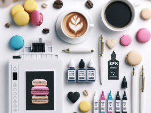 Influencerverwandeln gedruckte Lattes in virale Momente bei Pop-up-Cafés